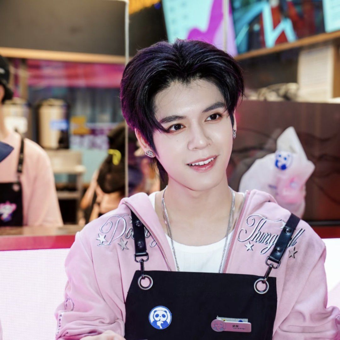 佑瀧 (NexT1DE)的最新照片