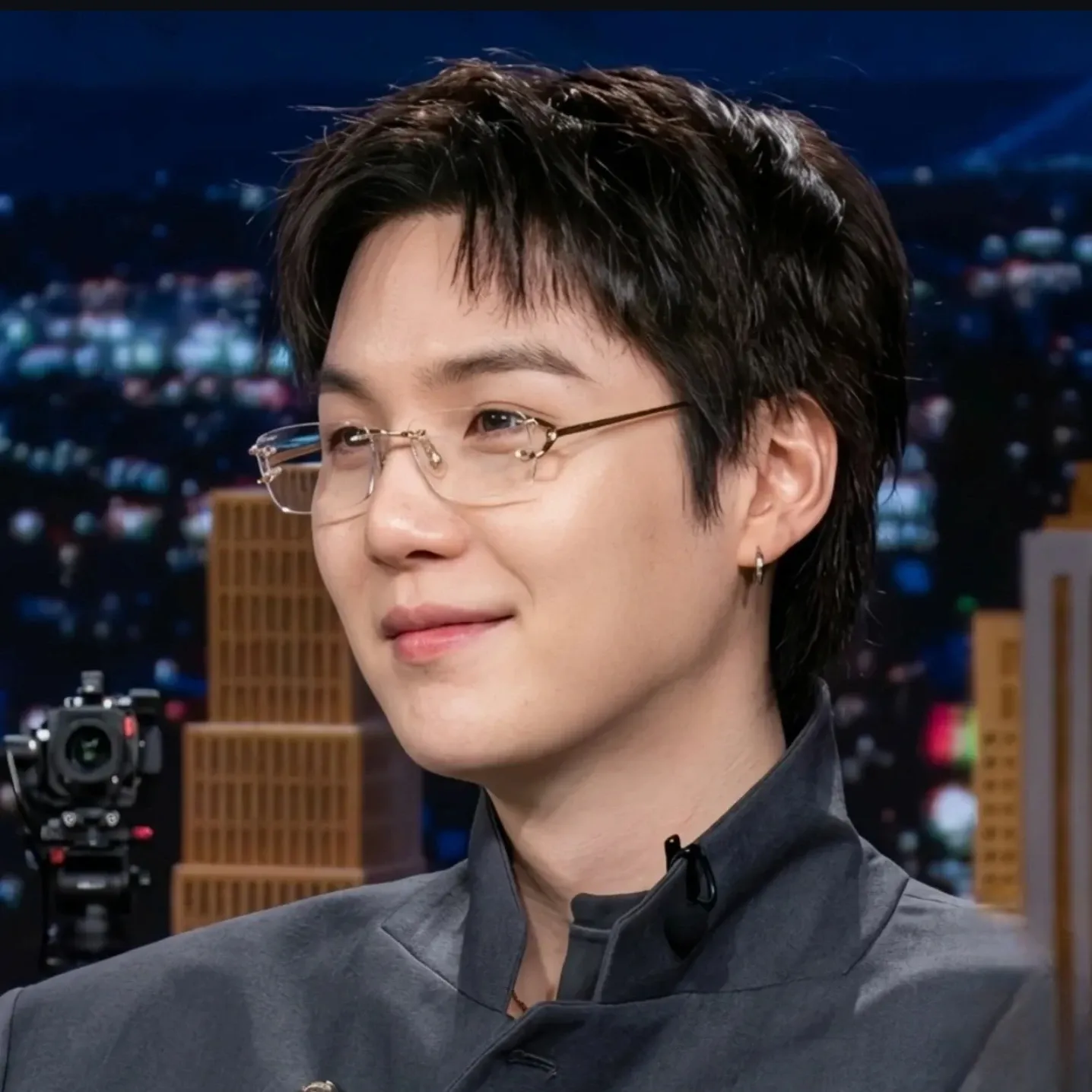 Foto aktivitas terbaru SUGA (BTS)