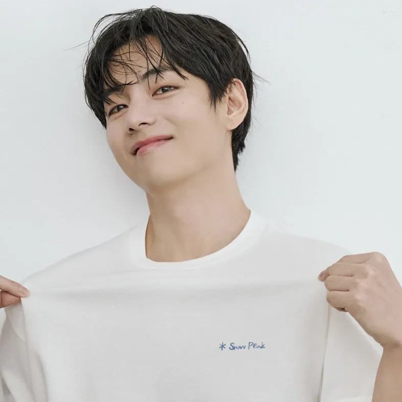 Foto aktivitas terbaru V (BTS)
