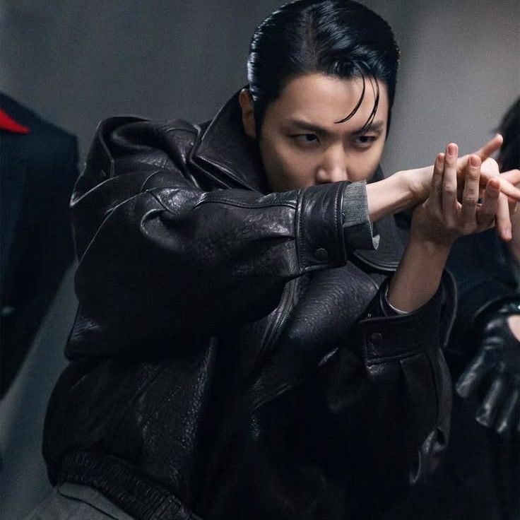 J-hope (防彈少年團)的最新照片