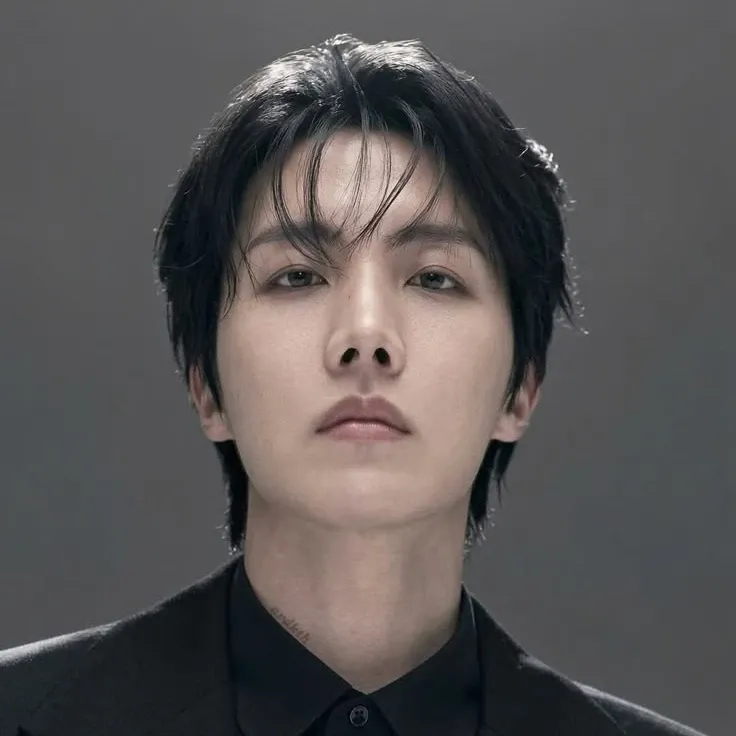 Behind-the-scenes cut of j-hope (BTS)