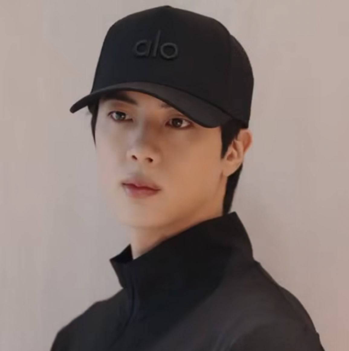 Behind-the-scenes cut of Jin (BTS)