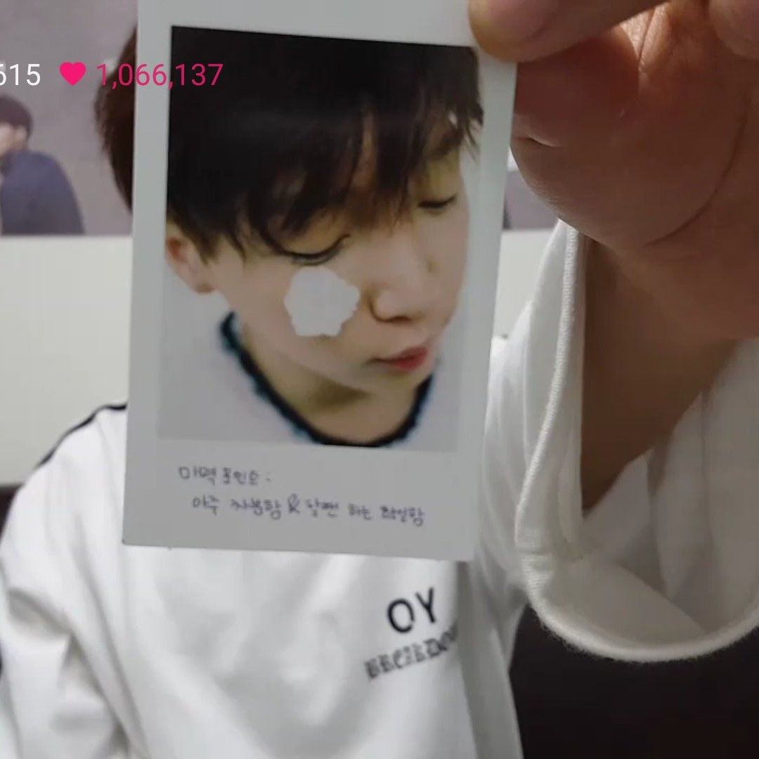 A moment captured by Jeong Sewoon's fan