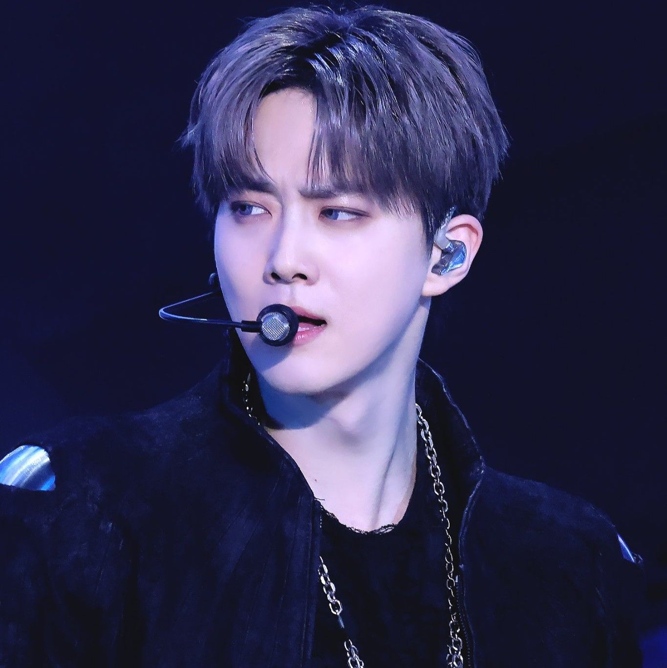 Behind-the-scenes cut of Suho (EXO)