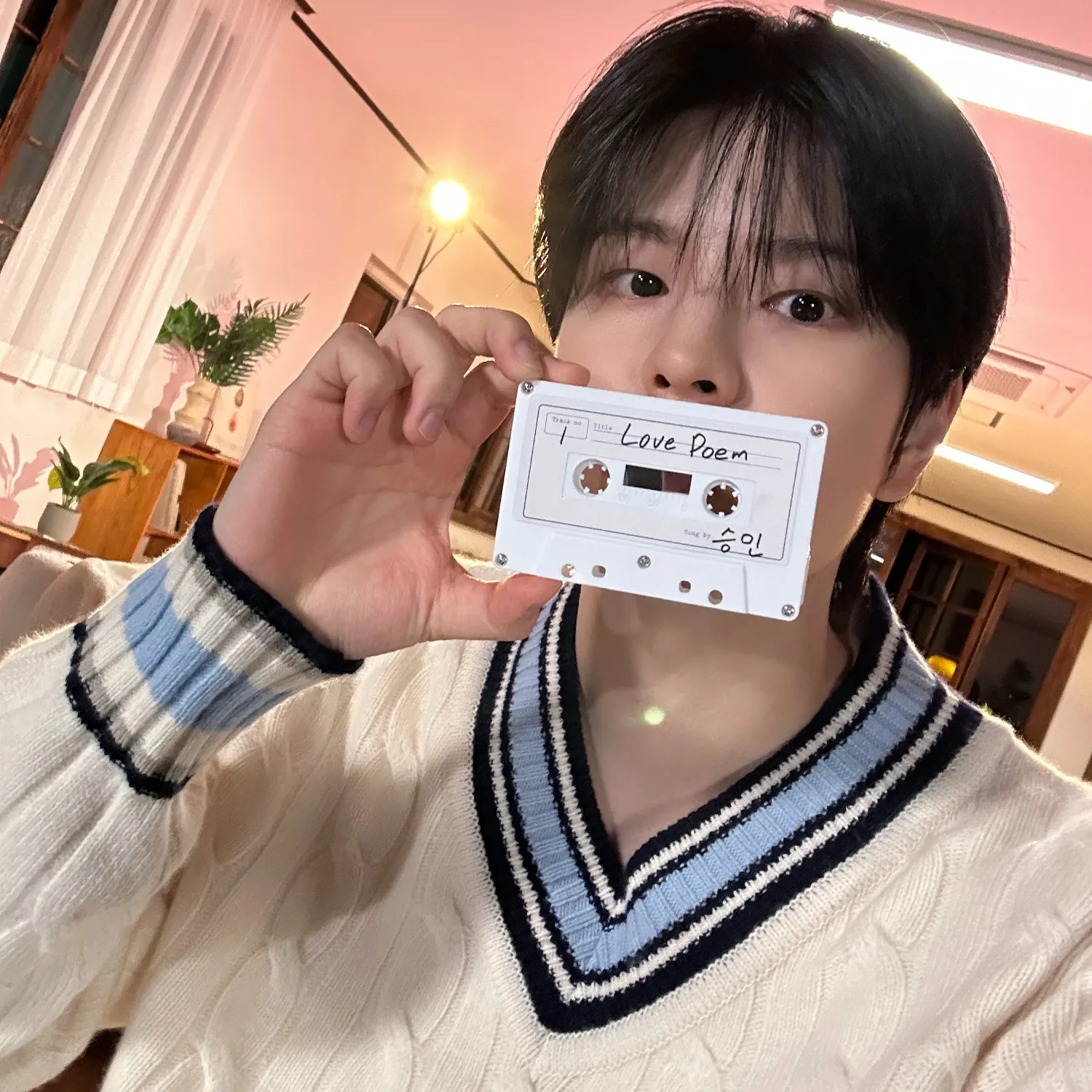 Behind-the-scenes cut of Seungmin (Stray Kids)