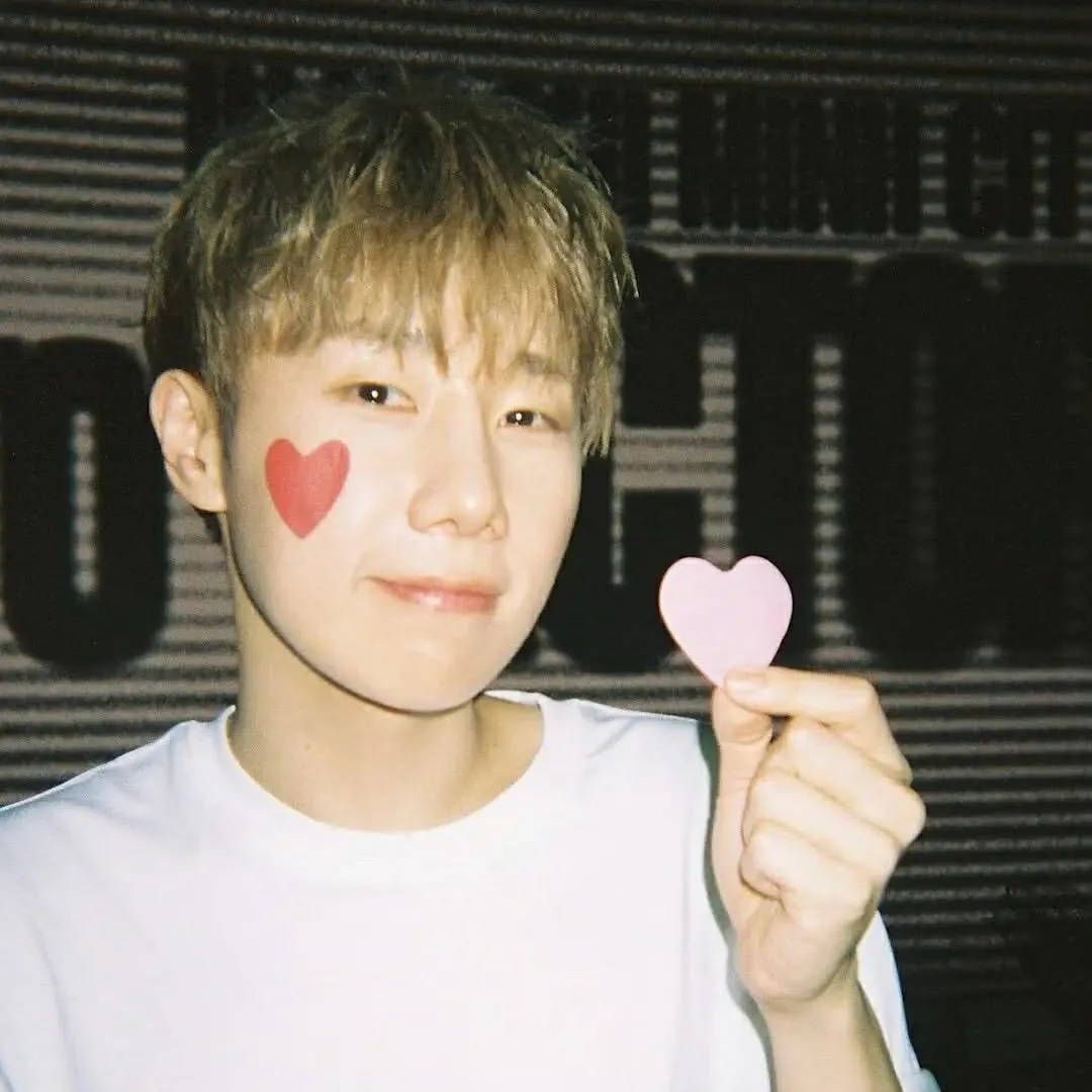 A moment captured by Sungkyu (INFINITE)'s fan