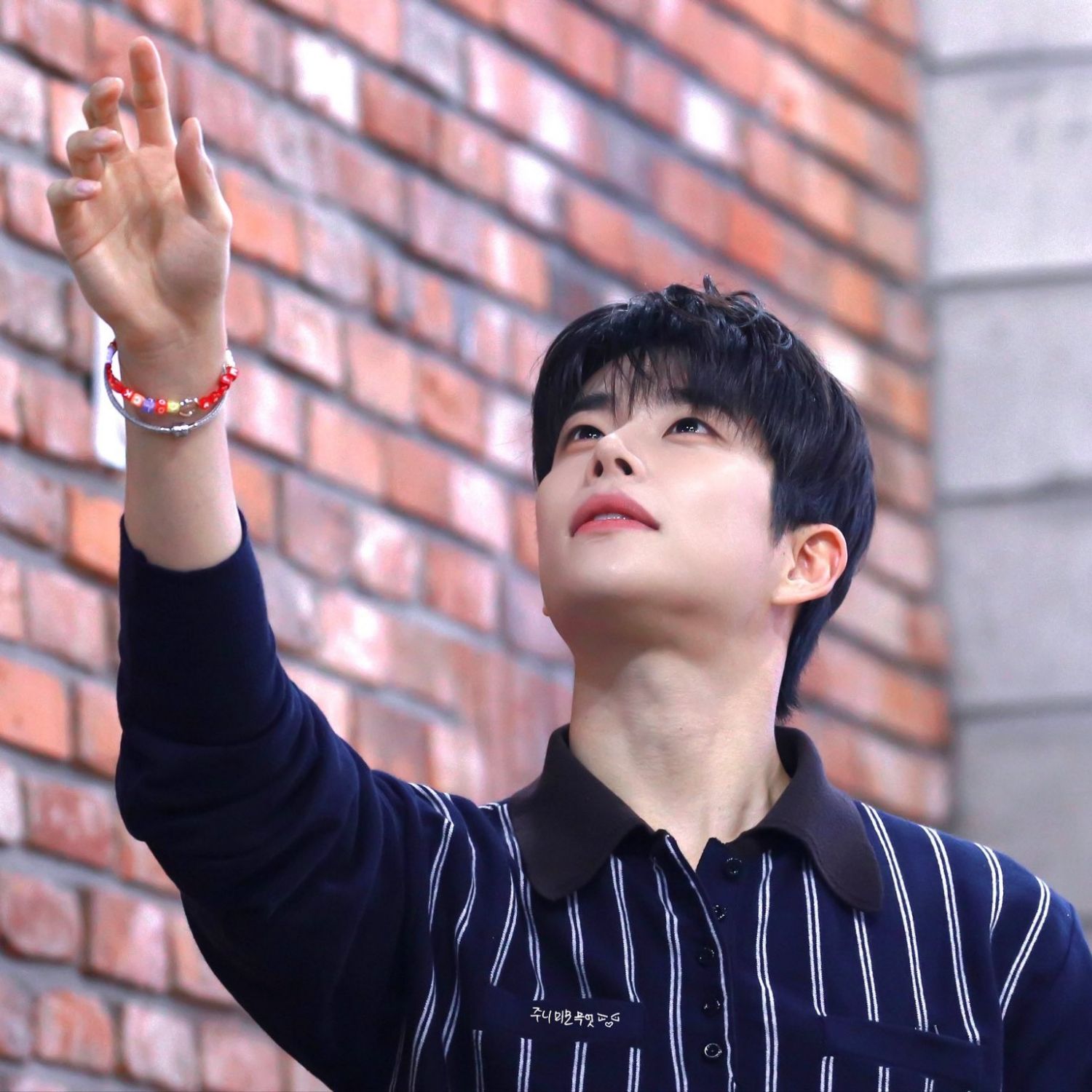 A moment captured by MJ (ASTRO)'s fan