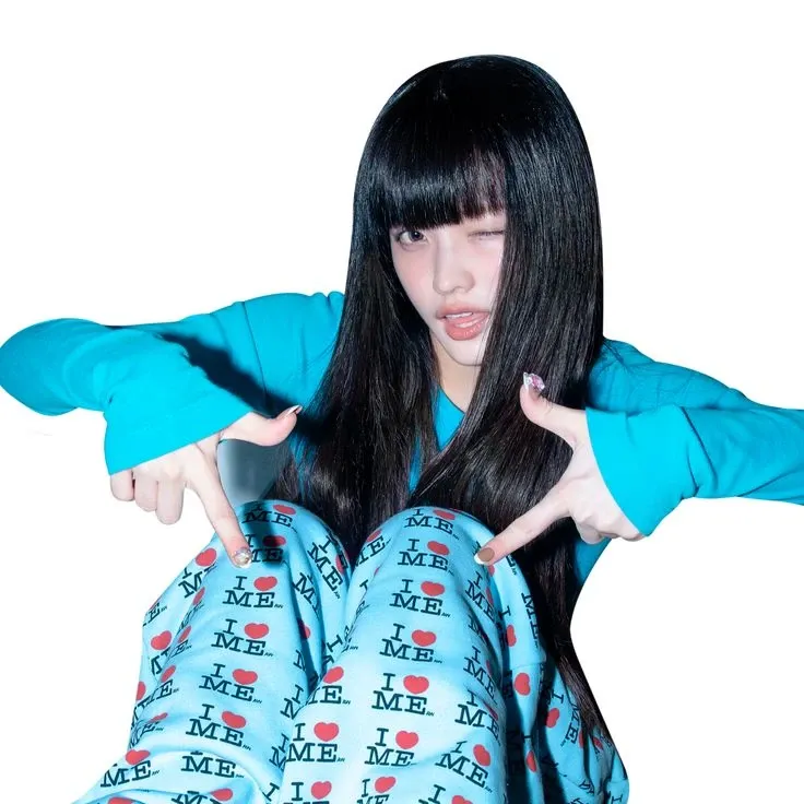 Behind-the-scenes cut of Iroha (ILLIT)