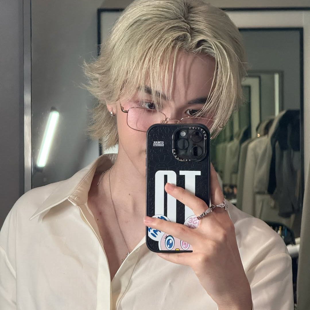 A moment captured by THI-O (NexT1DE)'s fan