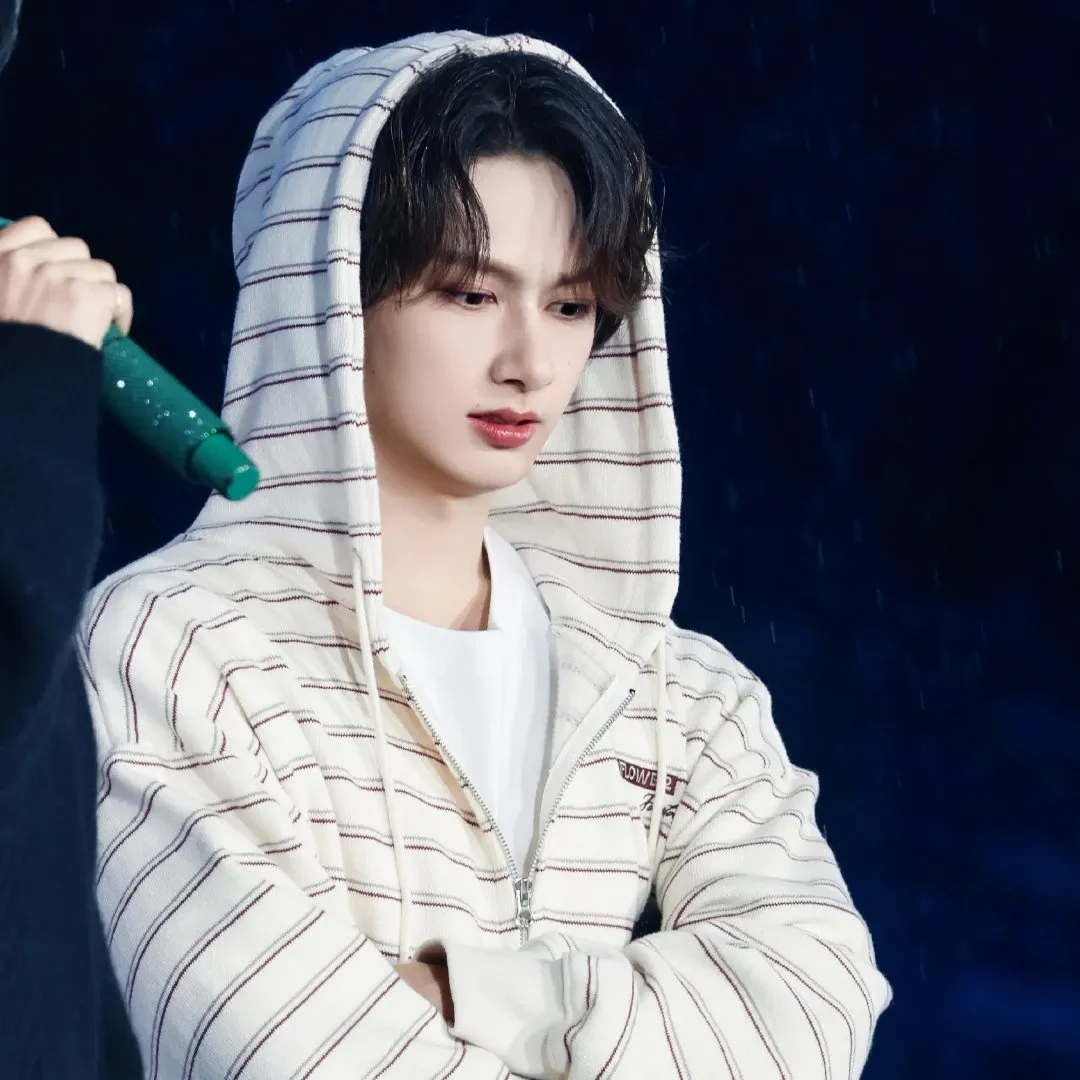 Latest photo of Jun (SEVENTEEN)