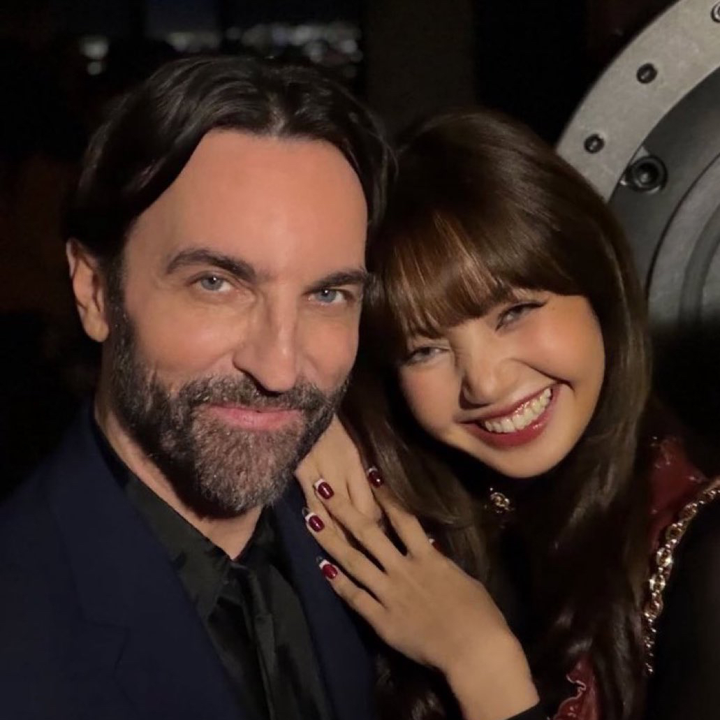 Lisa (BLACKPINK)的最新照片