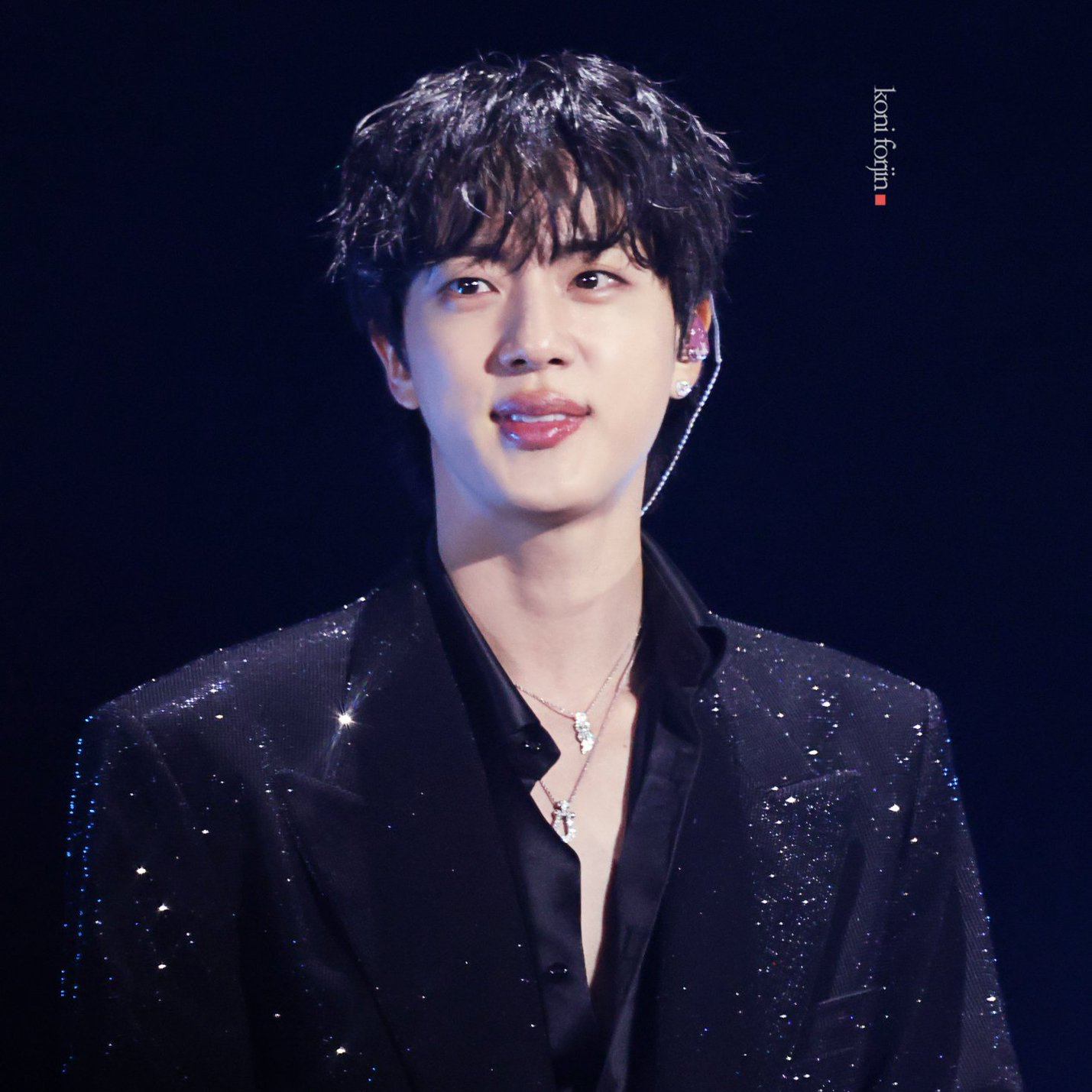 Momen yang diabadikan oleh penggemar Jin (BTS)