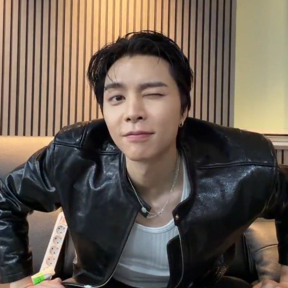 A moment captured by Johnny (NCT 127)'s fan