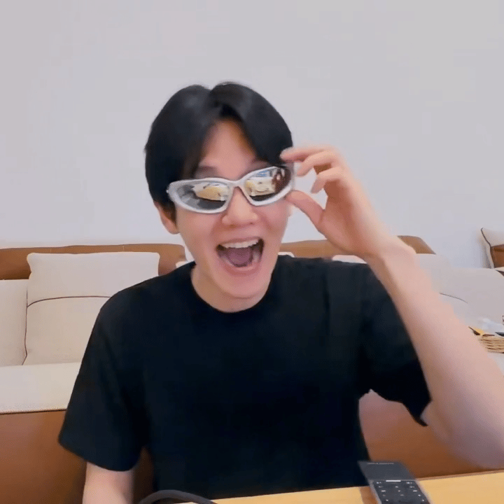 백현 (EXO)의 최신 사진