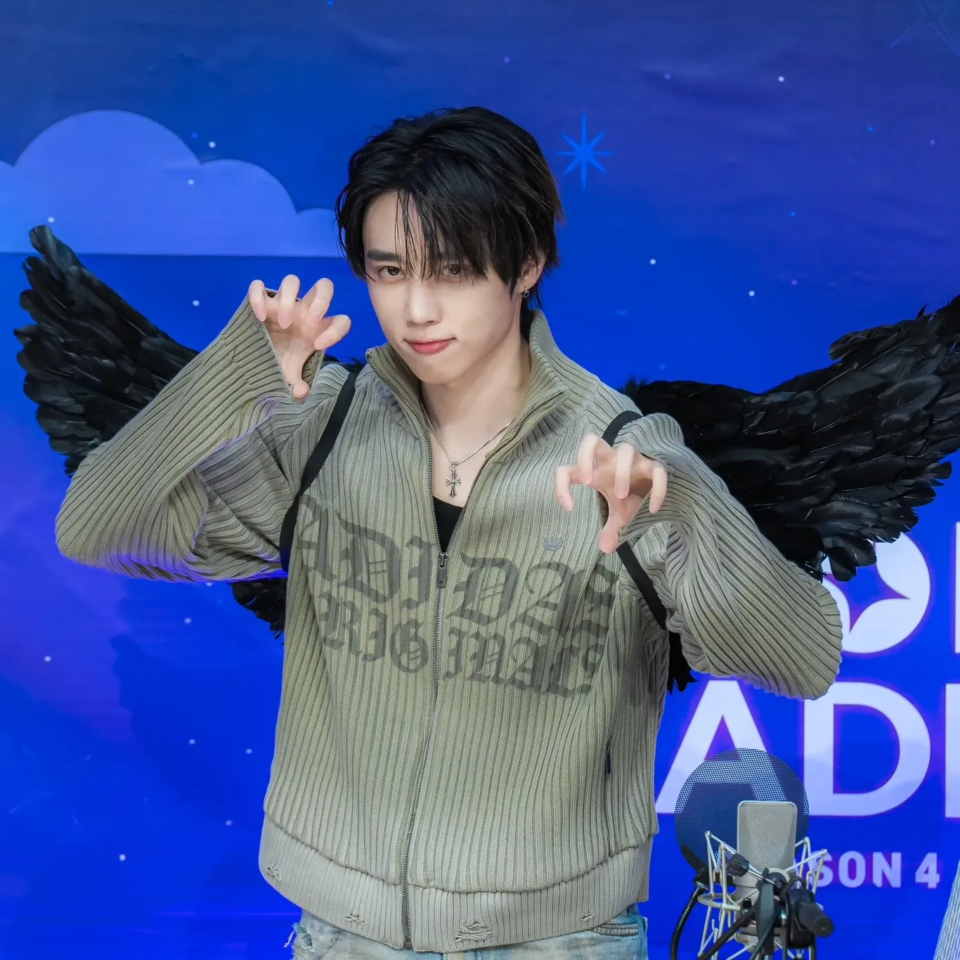 善旴 (THE BOYZ)的最新照片