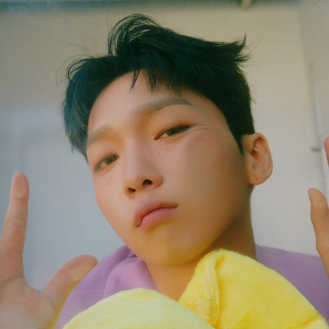 Recent activity shot of Jeong Sewoon