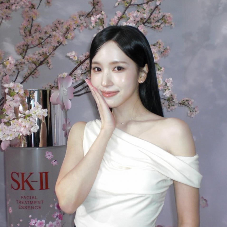 Momen yang diabadikan oleh penggemar Mina (TWICE)