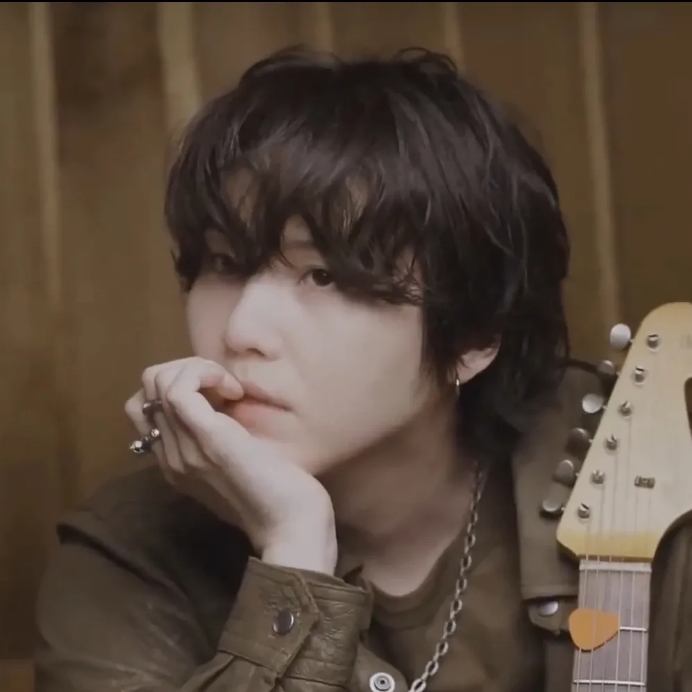 SUGA (防弹少年团)的最新活动照片