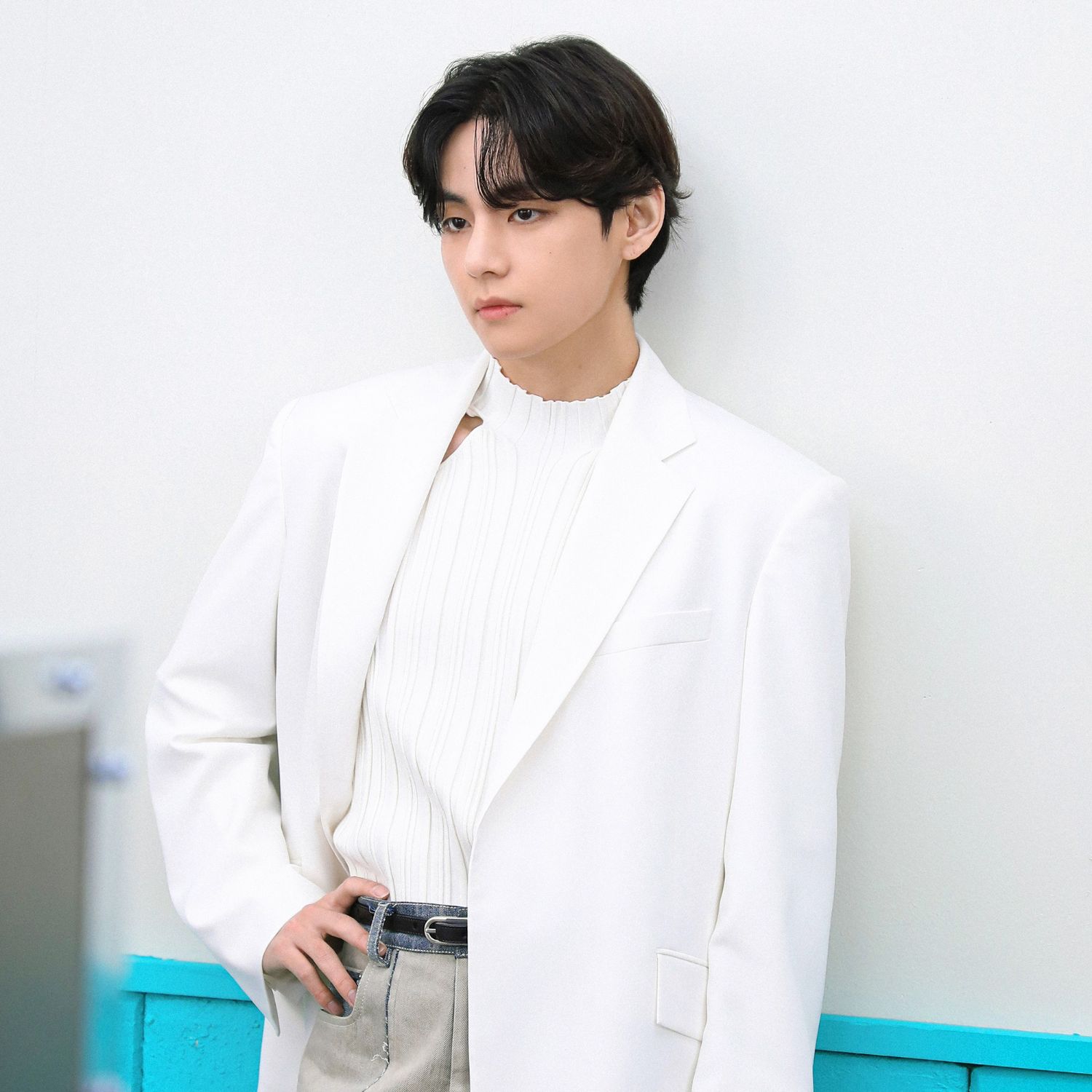 Behind-the-scenes cut of BTS