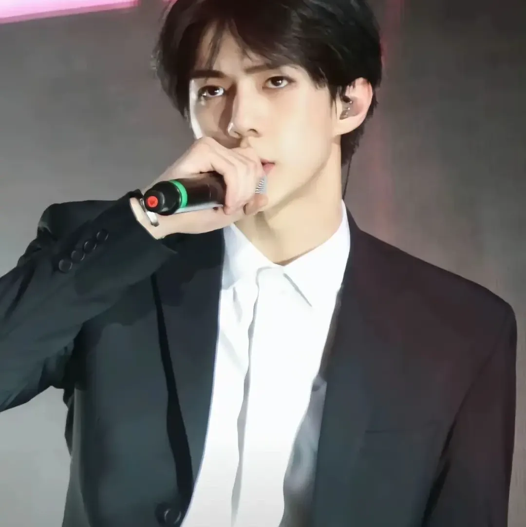 세훈 (EXO) 최근 활동샷