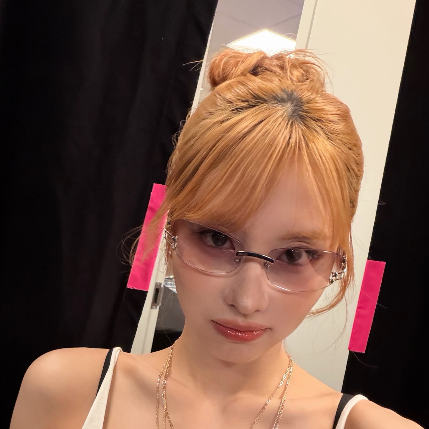 모모 (TWICE)의 비하인드 컷