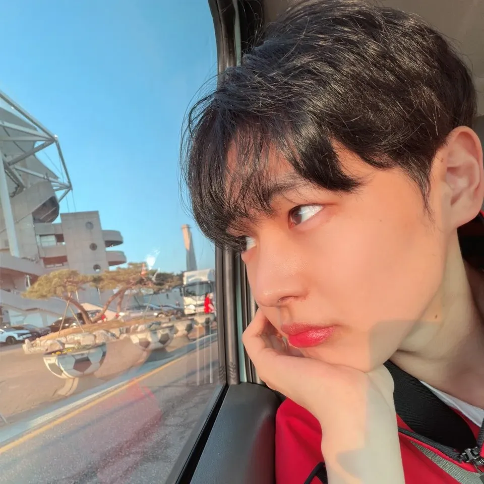 A moment captured by Choi Byungchan's fan