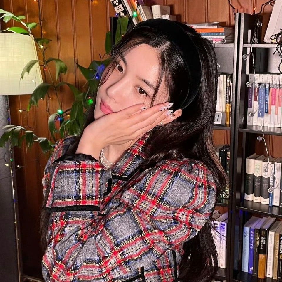 Recent activity shot of Kwon Eunbi