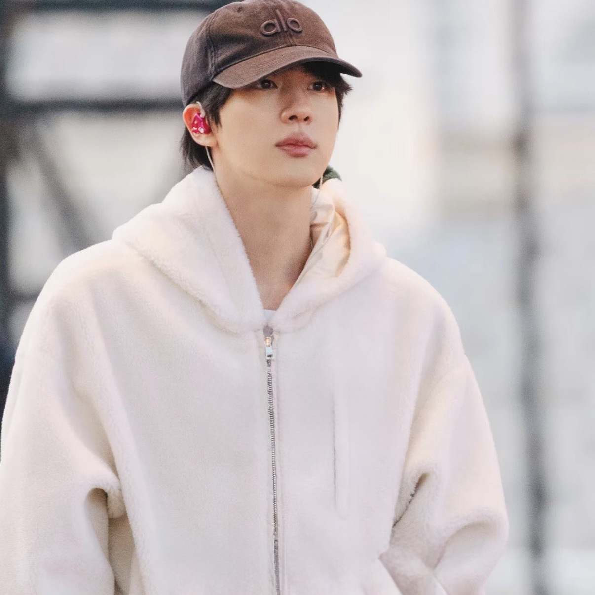 Potret di balik layar Jin (BTS)