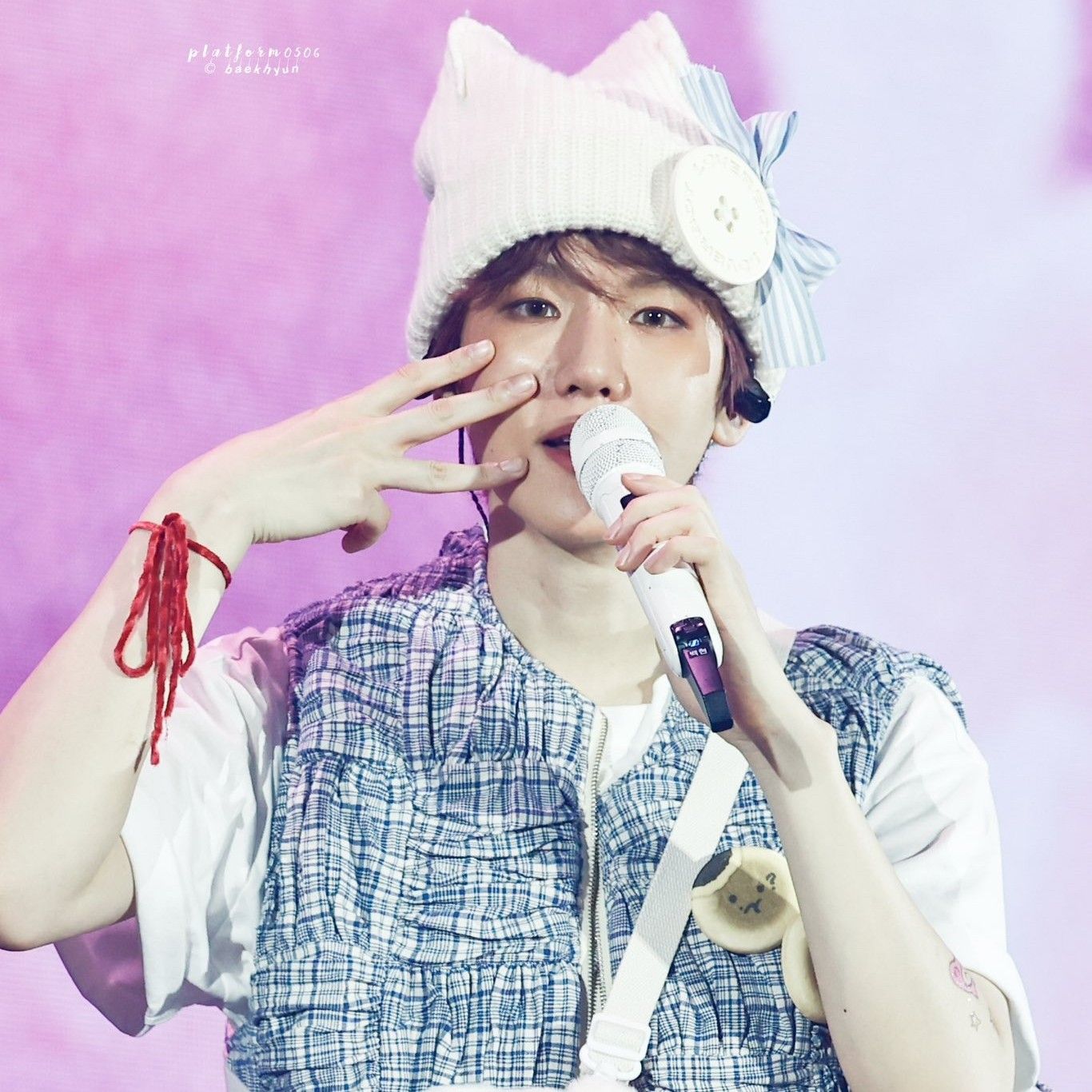 백현 (EXO)의 비하인드 컷