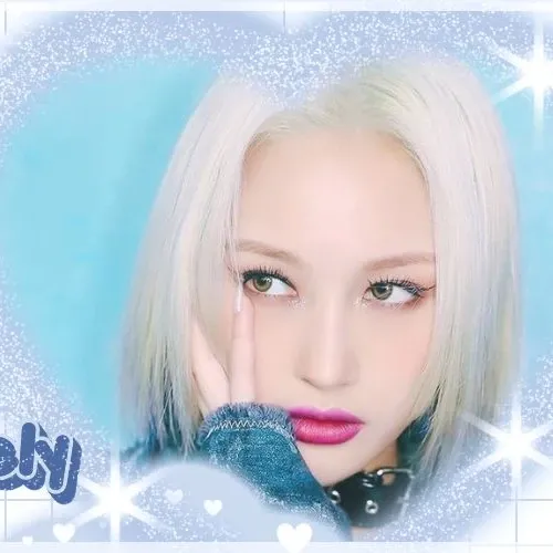Latest photo of Siyeon (DREAMCATCHER)