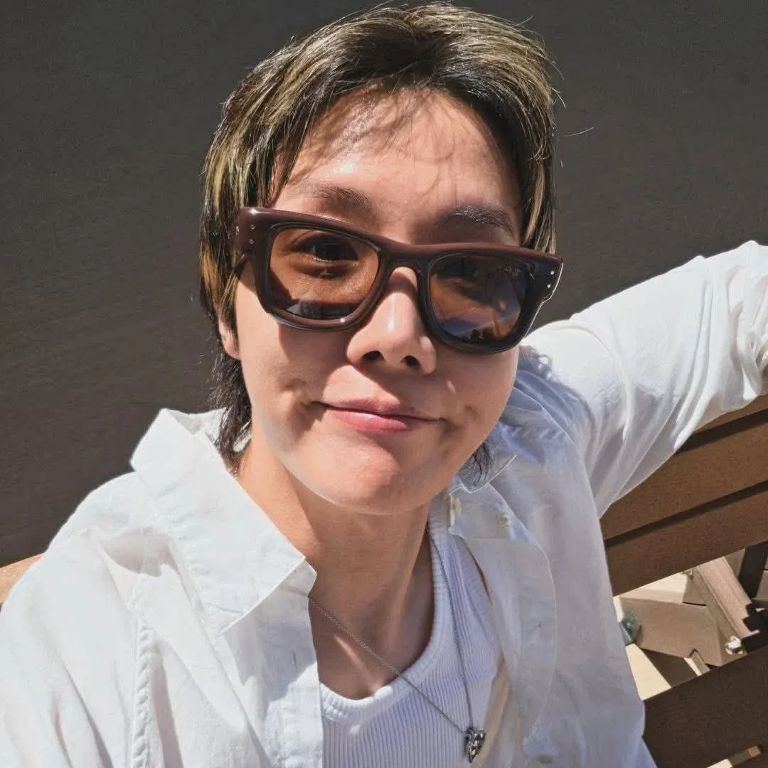 제이홉 (방탄소년단)의 최신 사진