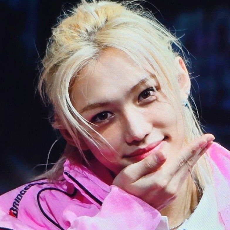 Latest photo of Felix (Stray Kids)