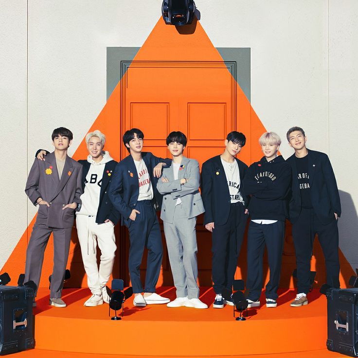 Behind-the-scenes cut of BTS