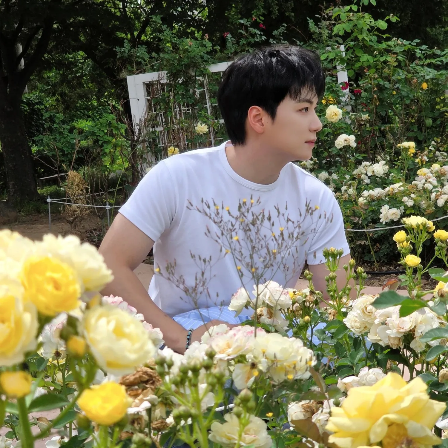 Behind-the-scenes cut of Kim Jonghyeon
