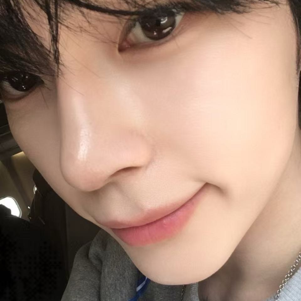 A moment captured by Sung Hanbin (ZEROBASEONE)'s fan