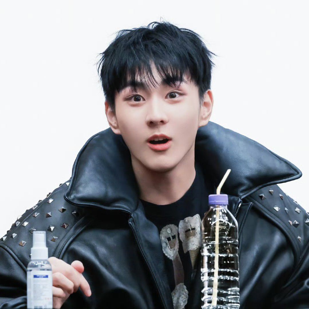 Recent activity shot of Jungwon (ENHYPEN)