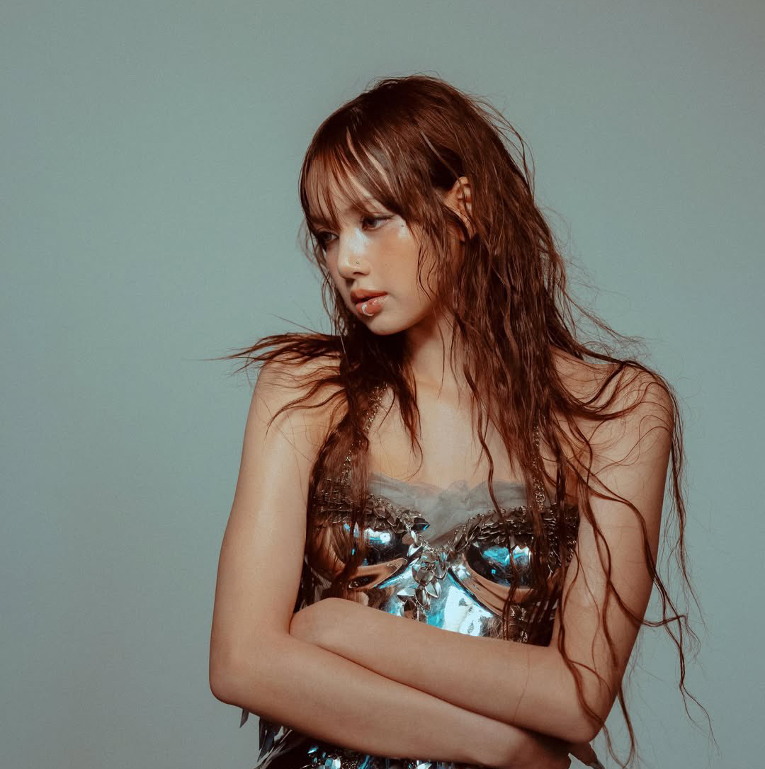 Foto aktivitas terbaru Lisa (BLACKPINK)