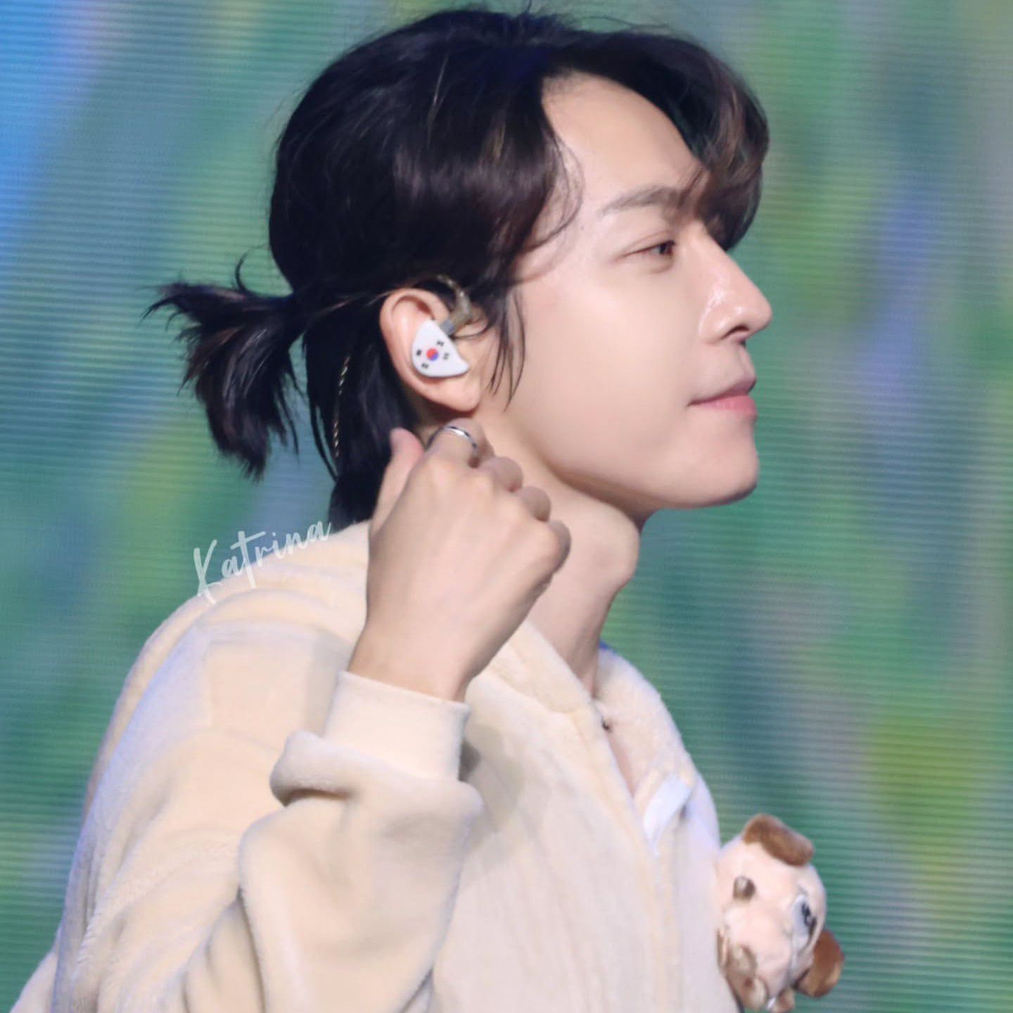 A moment captured by Donghae (Super Junior)'s fan