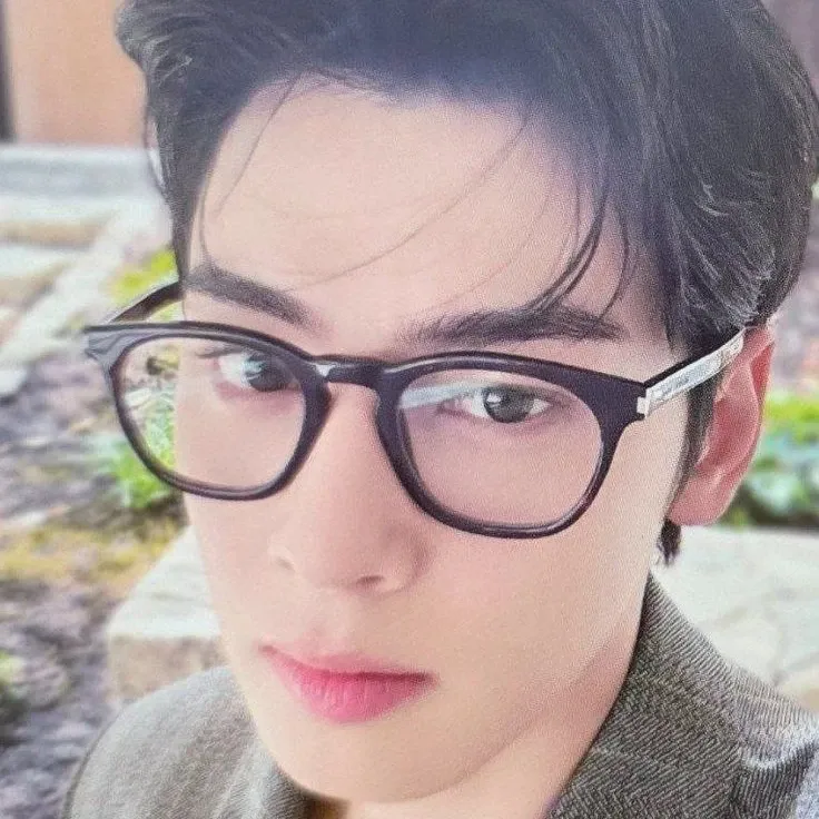 Recent activity shot of Eunwoo (ASTRO)