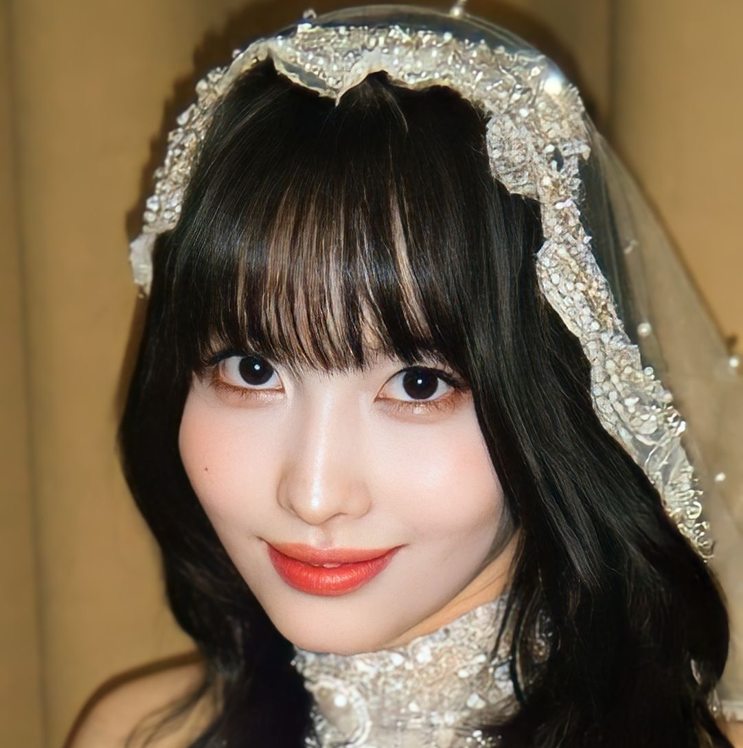 모모 (TWICE)의 비하인드 컷