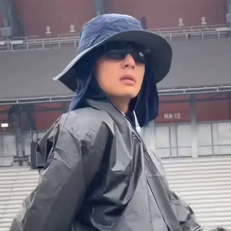 Foto aktivitas terbaru V (BTS)