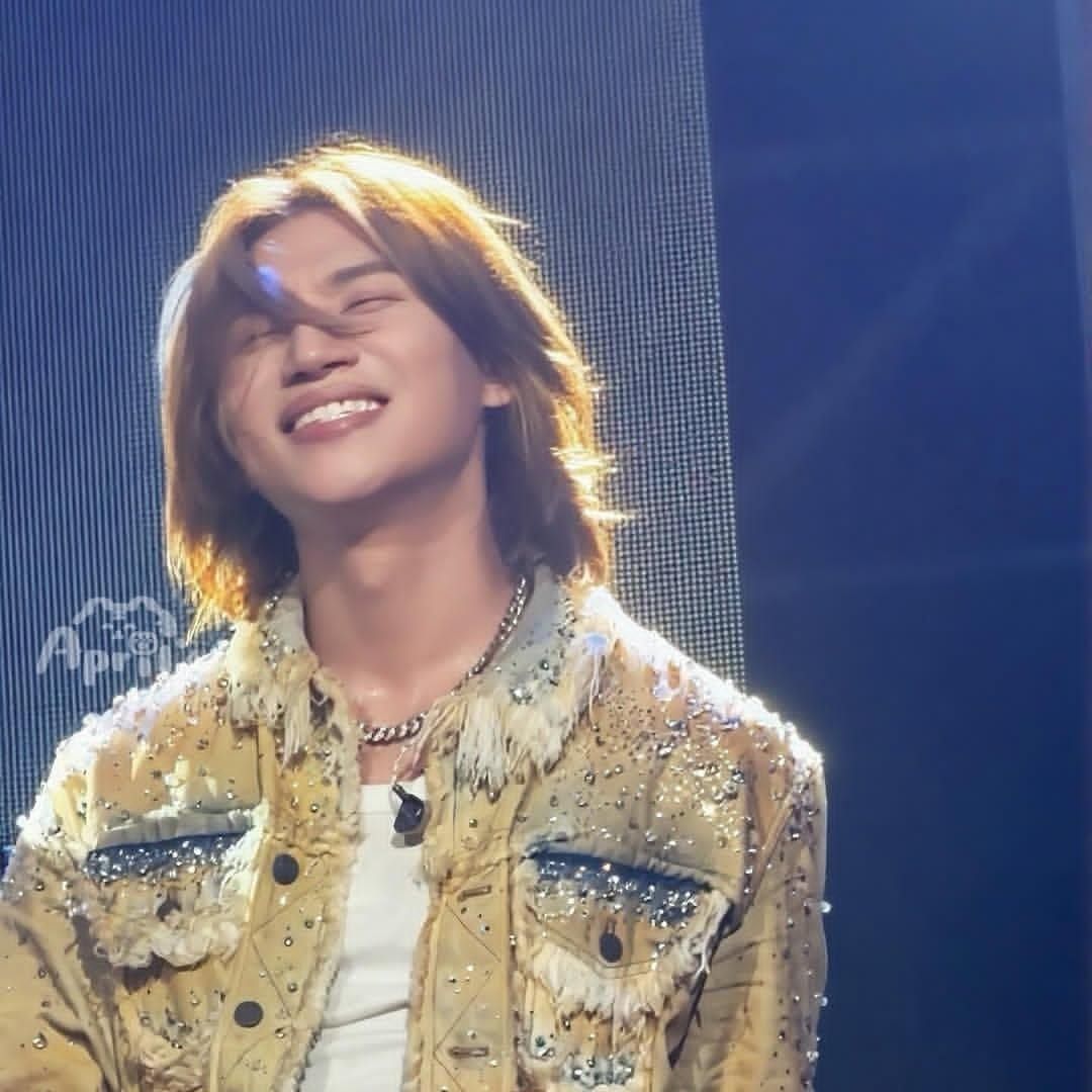 大声 (BIGBANG)的最新活动照片