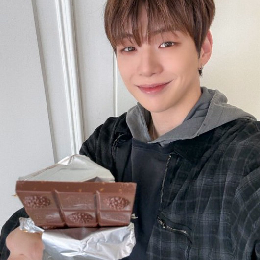 강다니엘 최근 활동샷