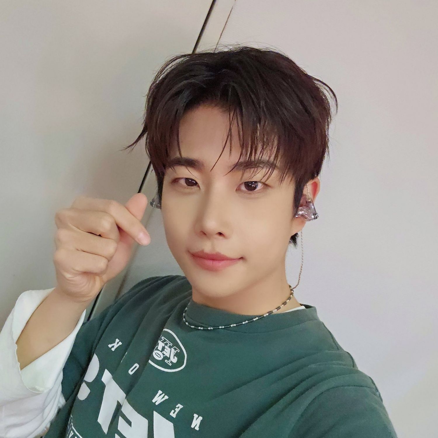 Behind-the-scenes cut of MJ (ASTRO)