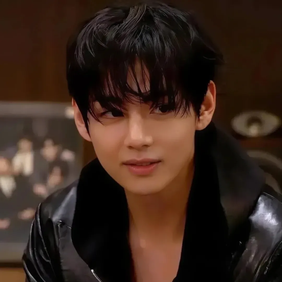 뷔 (방탄소년단) 최근 활동샷