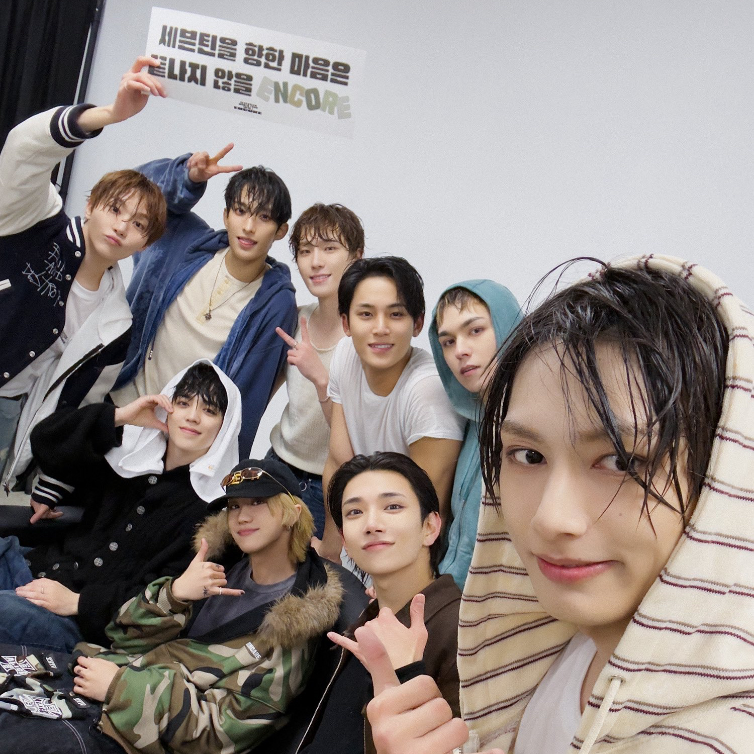 Behind-the-scenes cut of Joshua (SEVENTEEN)