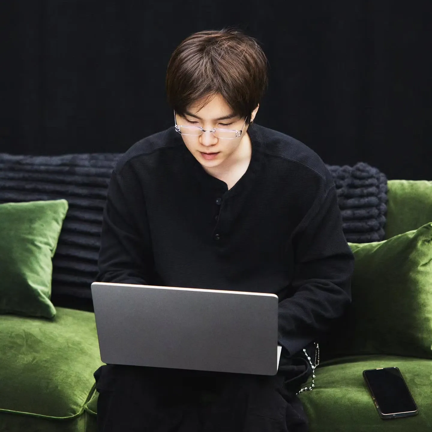 Potret di balik layar SUGA (BTS)