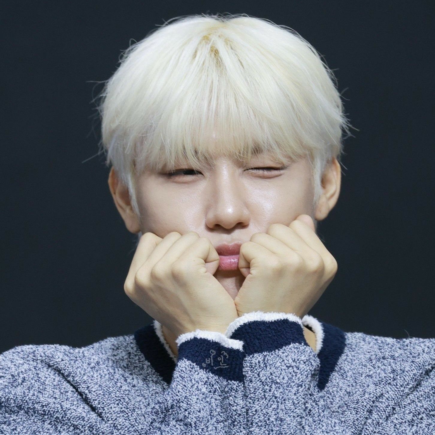 朴佑镇 (AB6IX)的幕后花絮