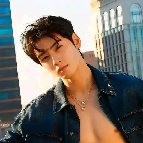 Latest photo of Eunwoo (ASTRO)