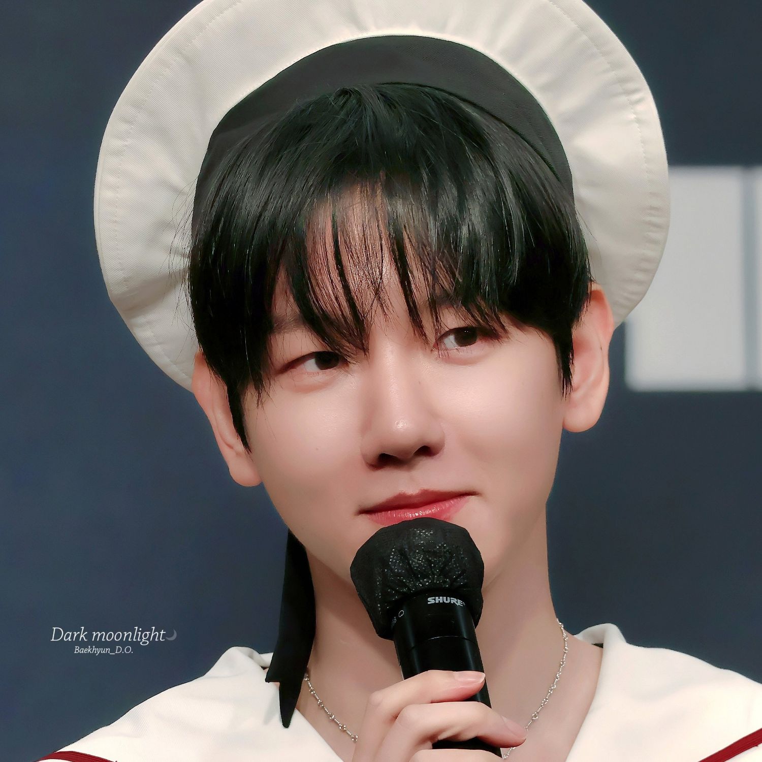 백현 (EXO)의 비하인드 컷